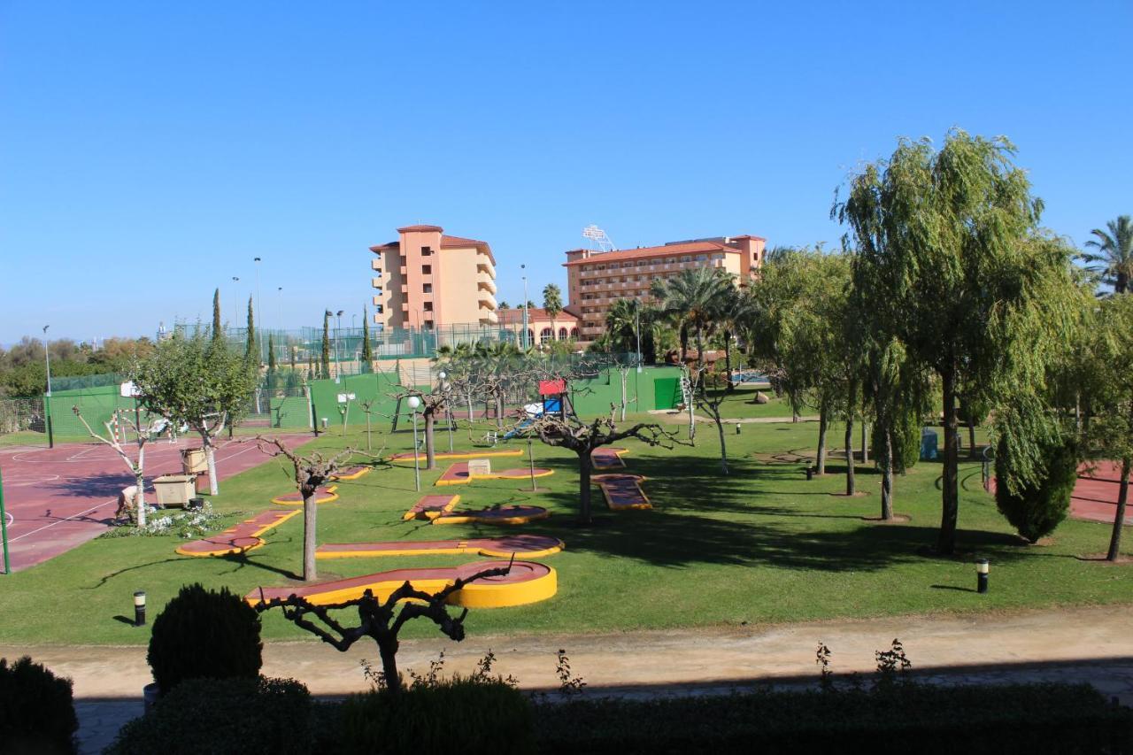 Los Juncos De Pineda Park Salou Kültér fotó